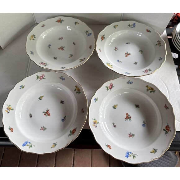 Set of 4 Hutschenreuther Mirabell Maria Theresa Scalloped Soup Bowls 9 1/4" - Picture 3 of 5